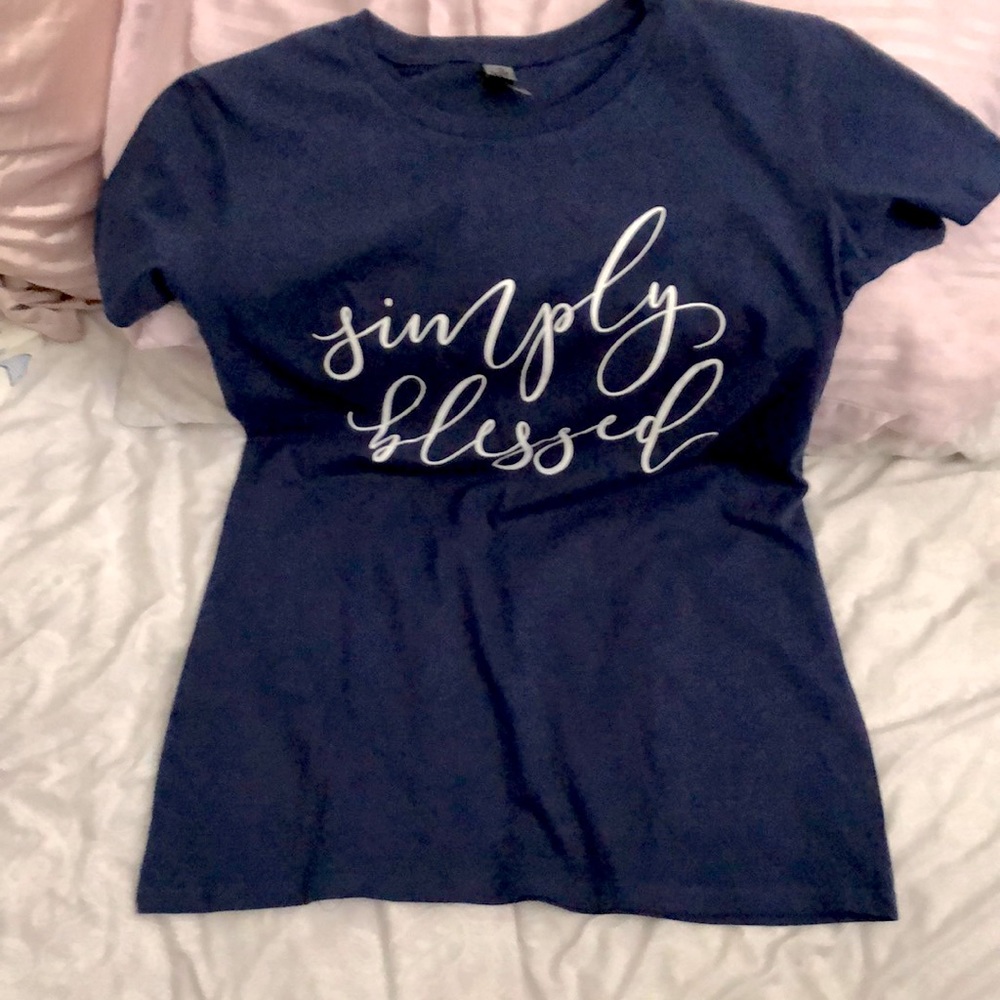 Sz Medium Navy ‘simply blessed’ Tee.